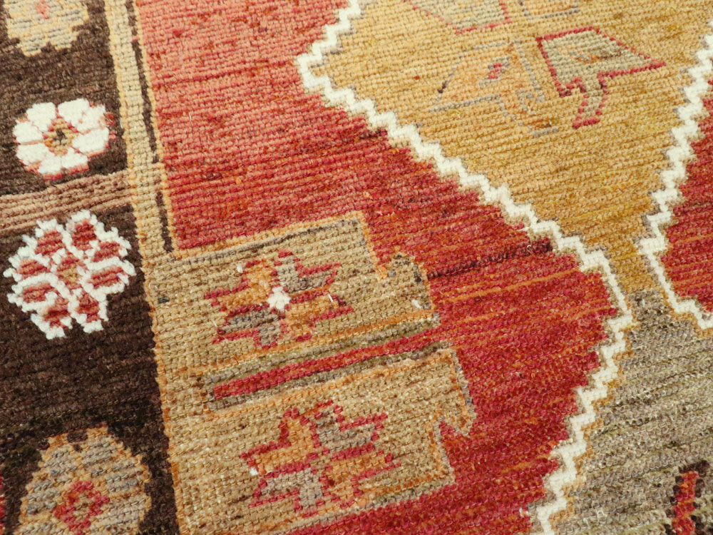 Vintage Turkish Anatolian Rug, No.15992 - Galerie Shabab