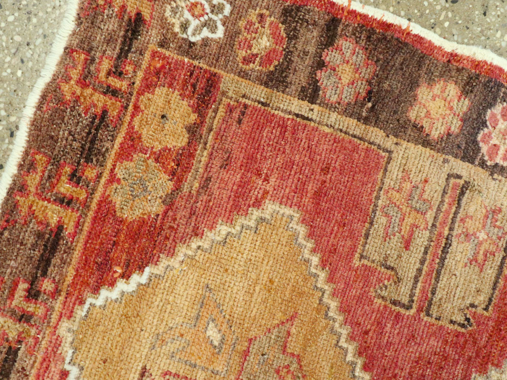 Vintage Turkish Anatolian Rug, No.15992 - Galerie Shabab