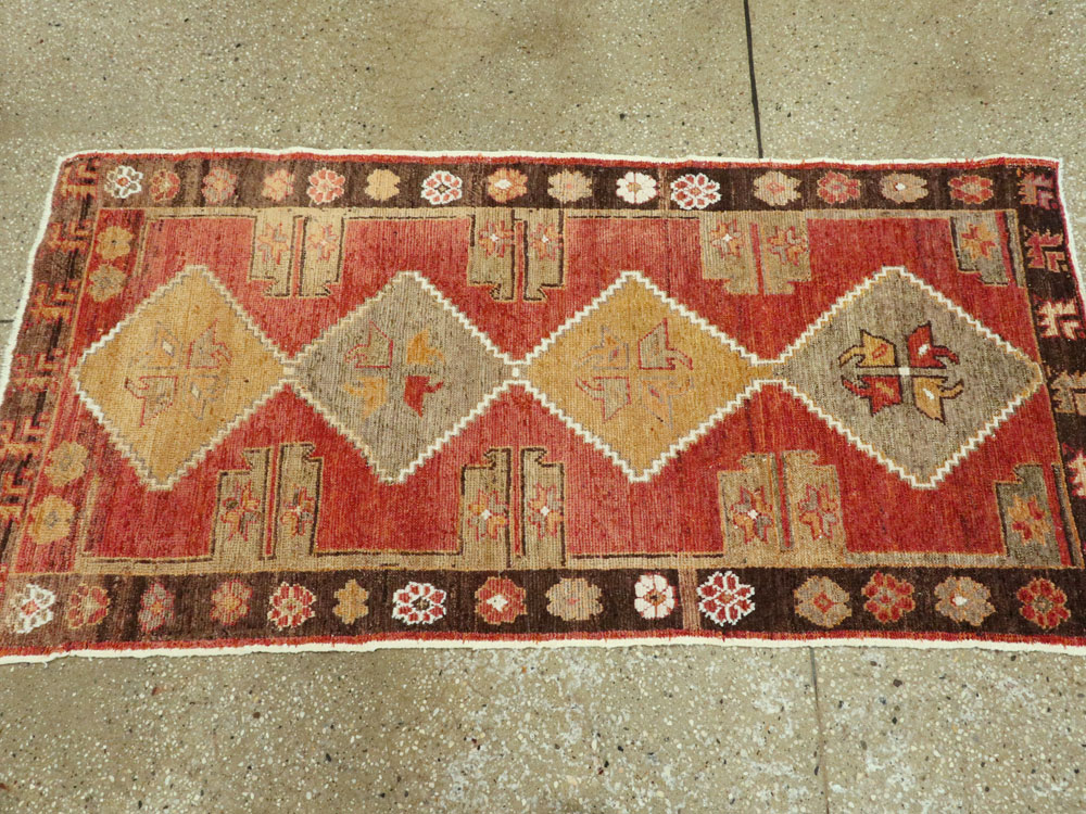 Vintage Turkish Anatolian Rug, No.15992 - Galerie Shabab