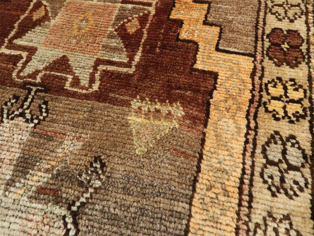 Vintage Turkish Anatolian Rug, No.15997 - Galerie Shabab