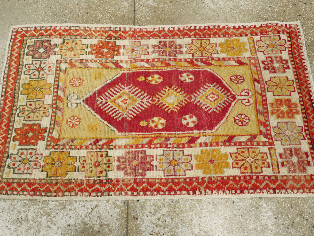 Vintage Turkish Oushak Rug, No.16002 - Galerie Shabab
