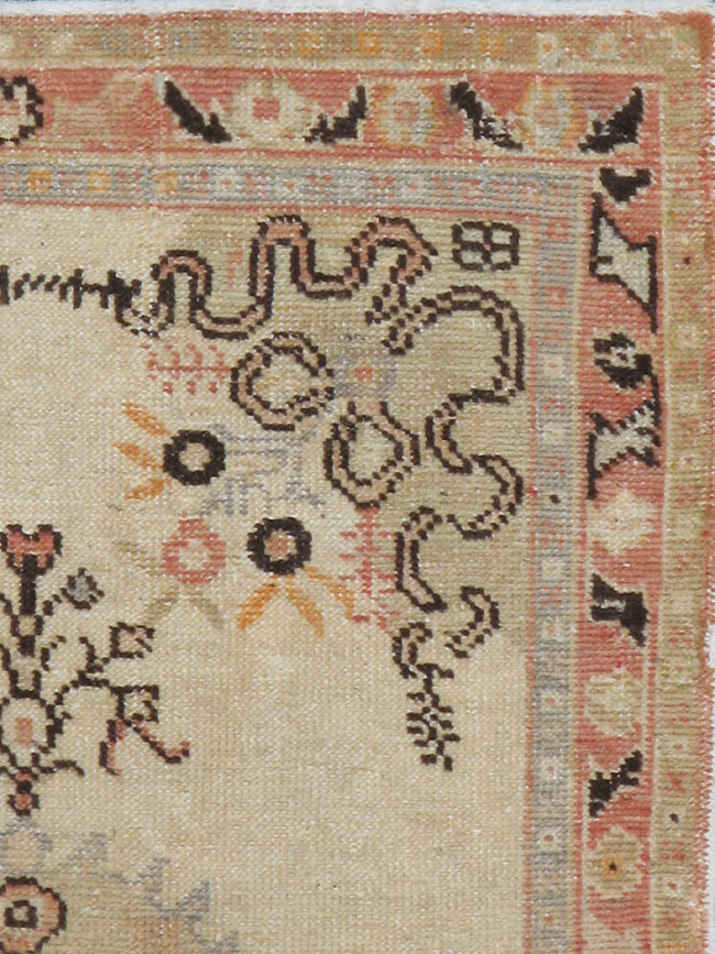 Antique Turkish Oushak Rug, No.16004 - Galerie Shabab