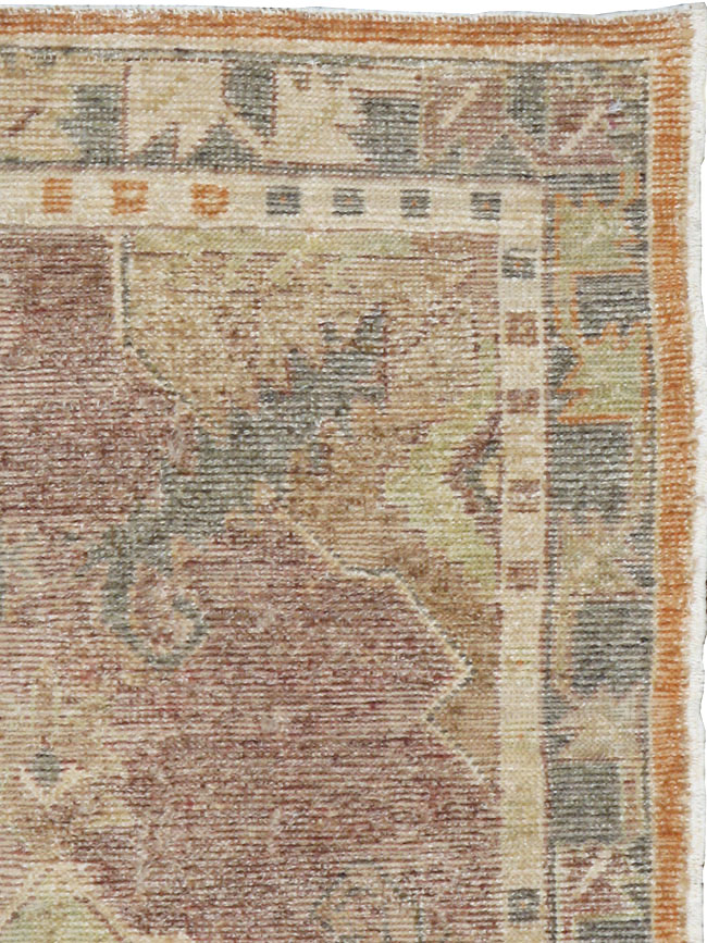 Antique Turkish Oushak Rug, No.16005 - Galerie Shabab