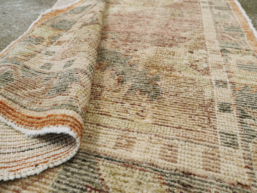 Antique Turkish Oushak Rug, No.16005 - Galerie Shabab