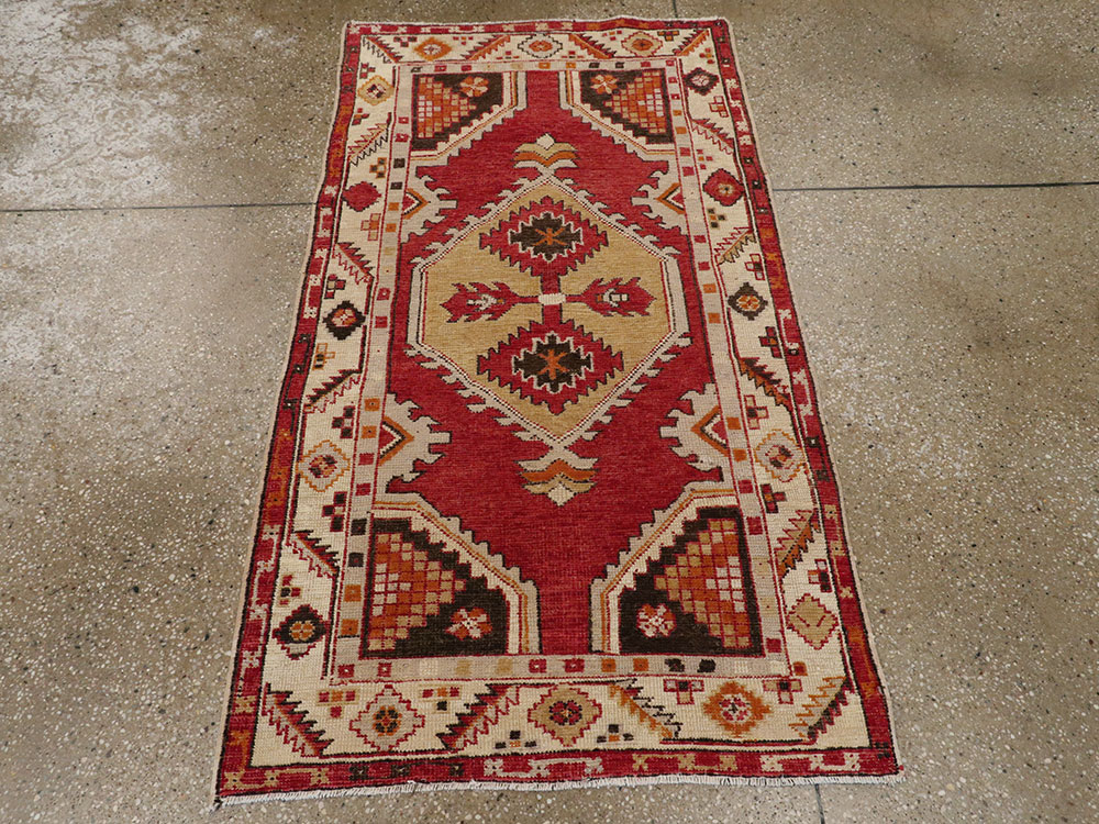 Vintage Turkish Oushak Rug, No.16021 - Galerie Shabab