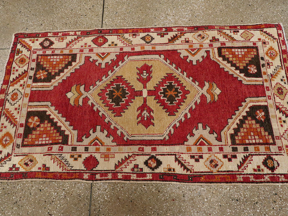 Vintage Turkish Oushak Rug, No.16021 - Galerie Shabab