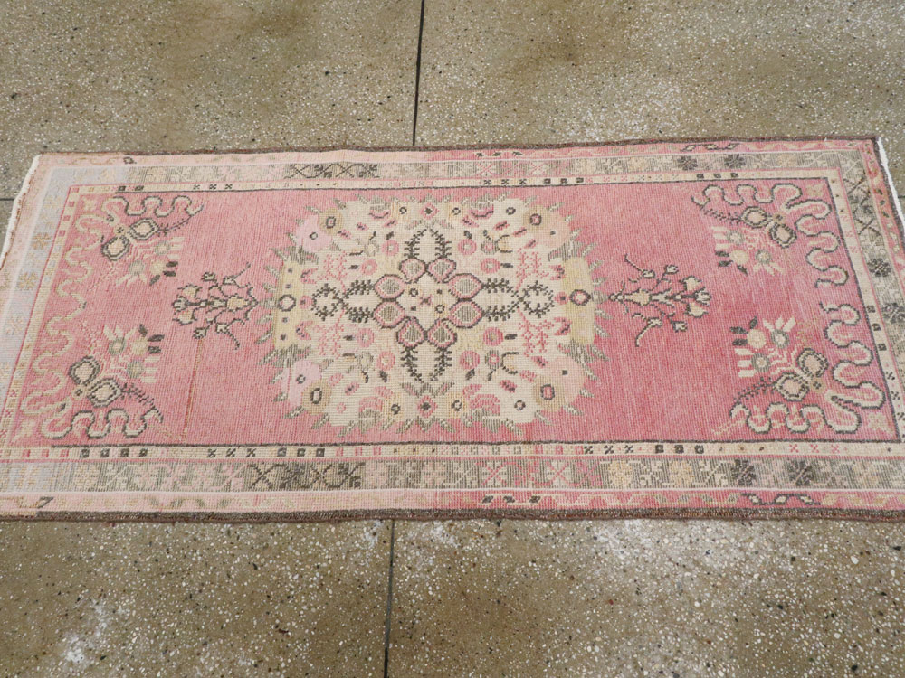 Vintage Turkish Oushak Rug, No.16023 - Galerie Shabab