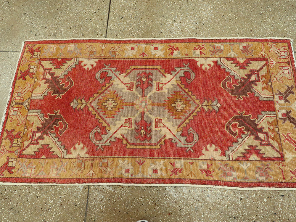 Vintage Turkish Oushak Rug, No.16031 - Galerie Shabab