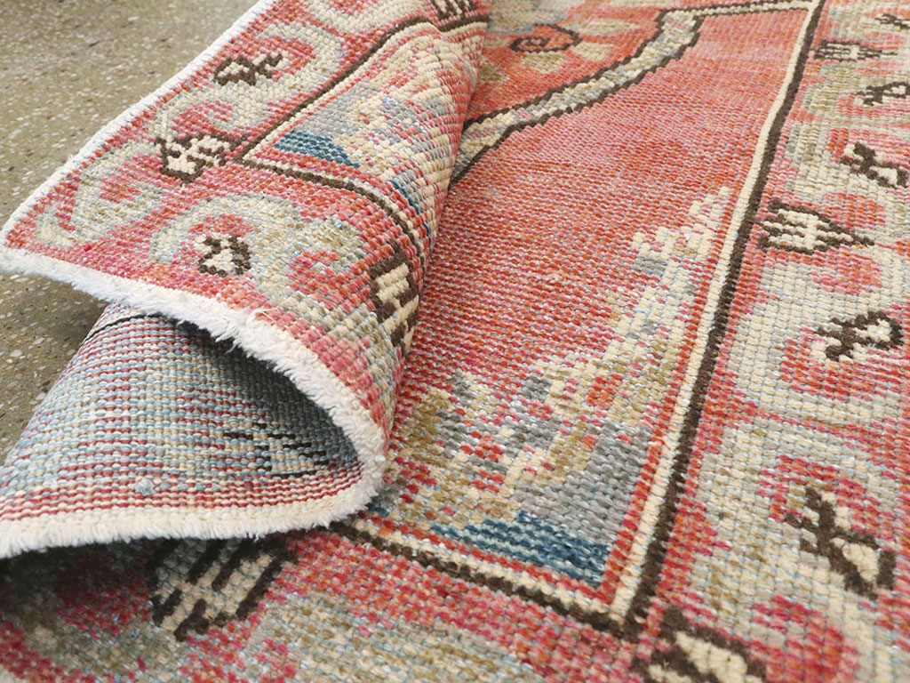 Vintage Turkish Oushak Rug, No.16035 - Galerie Shabab