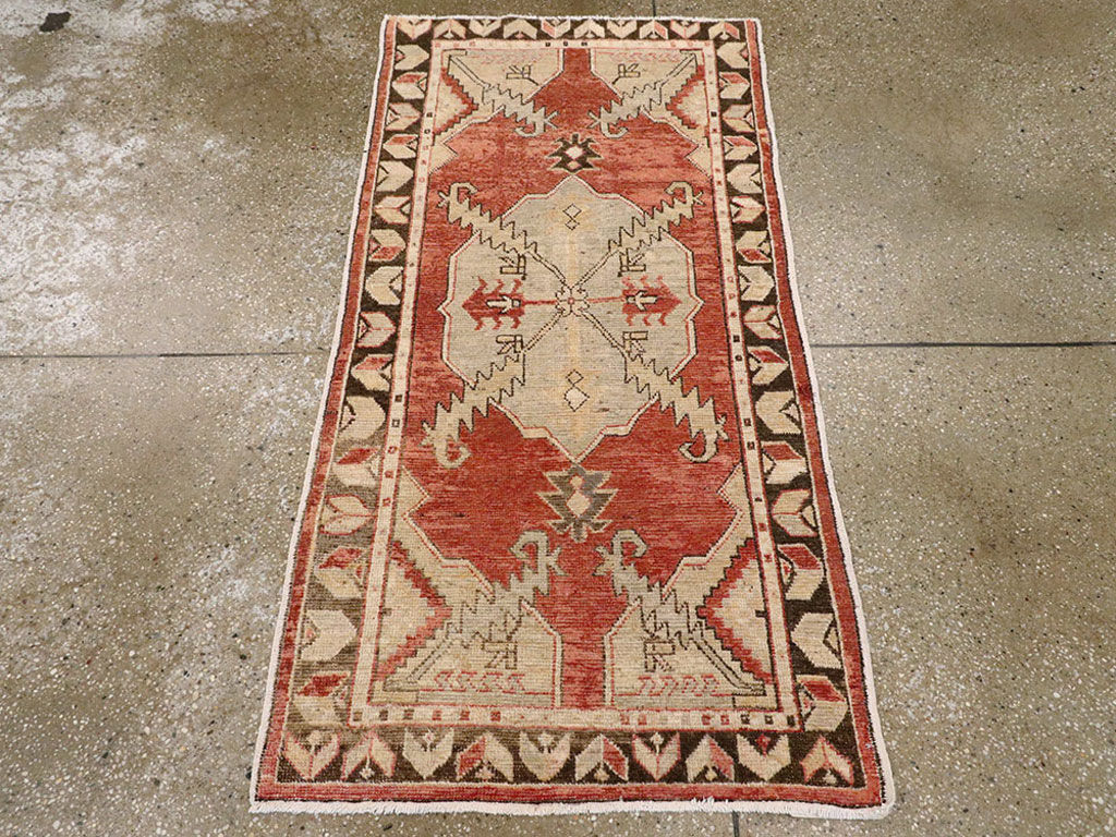 Vintage Turkish Oushak Rug, No.16037 - Galerie Shabab