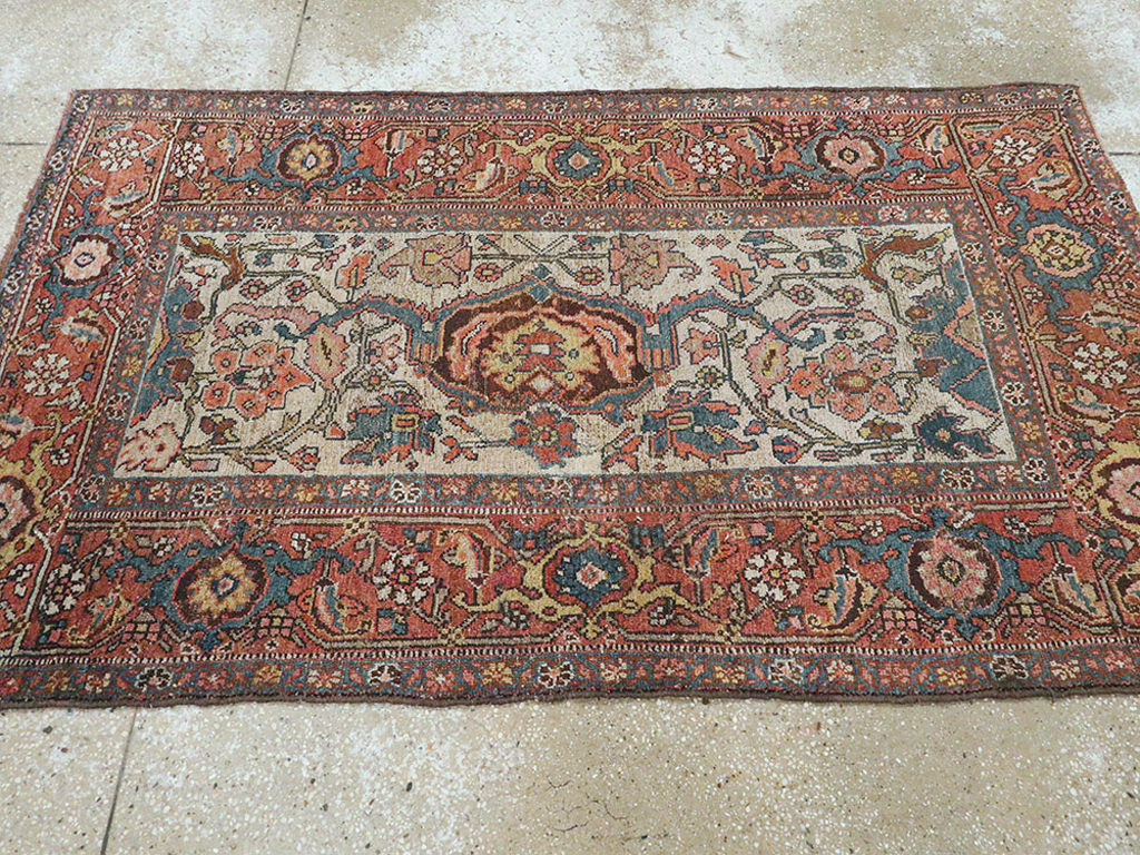 Antique Persian Kurdish Rug, No.16043 - Galerie Shabab