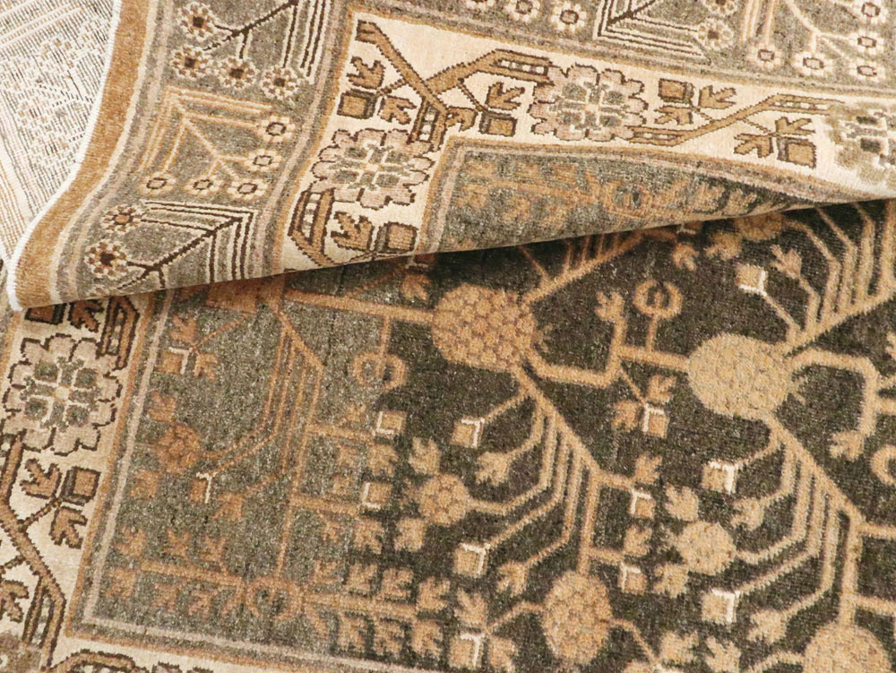 Antique East Turkestan Khotan Carpet, No.16049 - Galerie Shabab