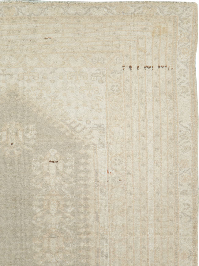 Antique Turkish Ghiordes Rug, No.16105 - Galerie Shabab