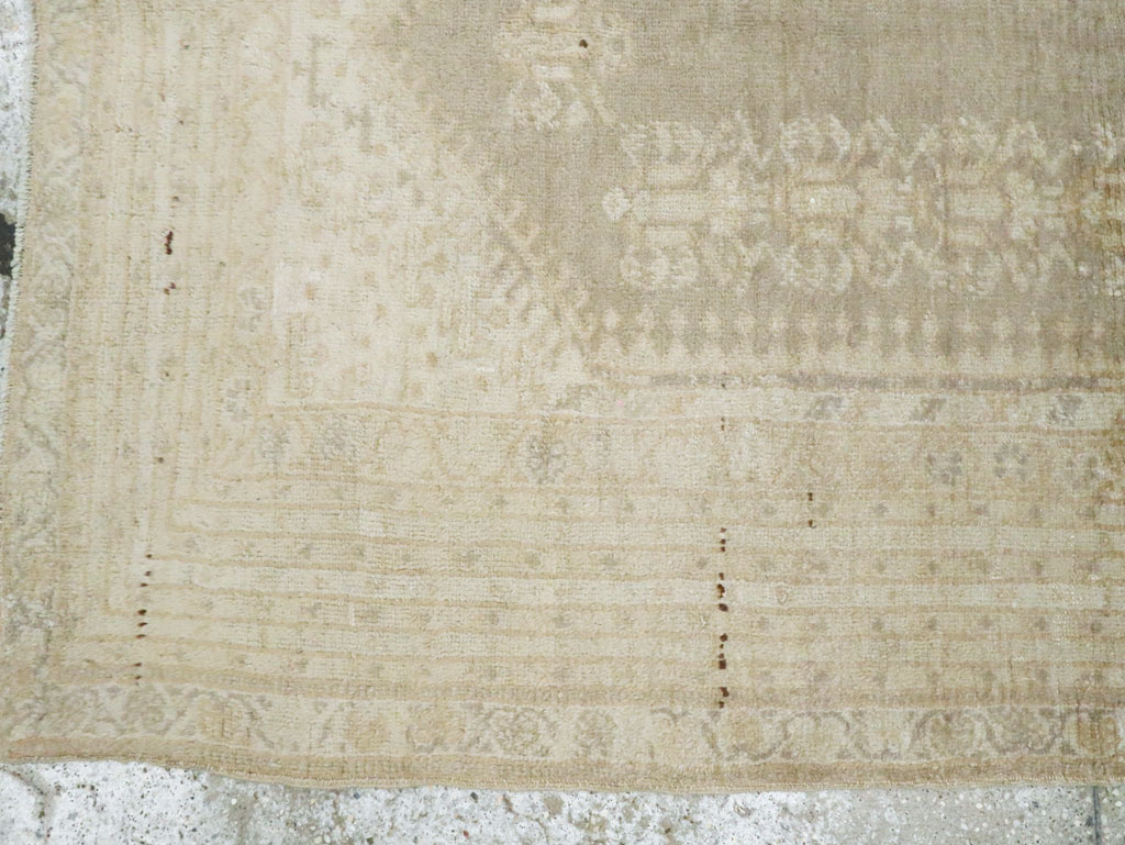 Antique Turkish Ghiordes Rug, No.16105 - Galerie Shabab