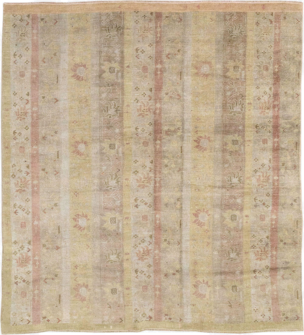 Antique Turkish Ghiordes Room Size Carpet, No.16114 - Galerie Shabab