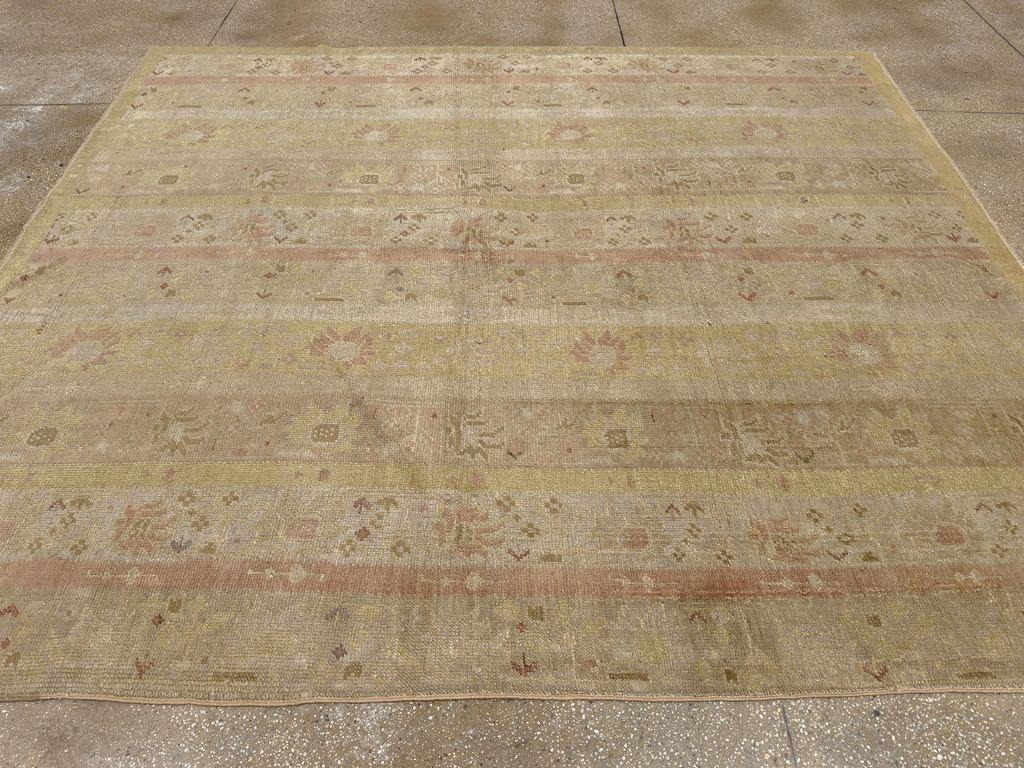 Antique Turkish Ghiordes Room Size Carpet, No.16114 - Galerie Shabab
