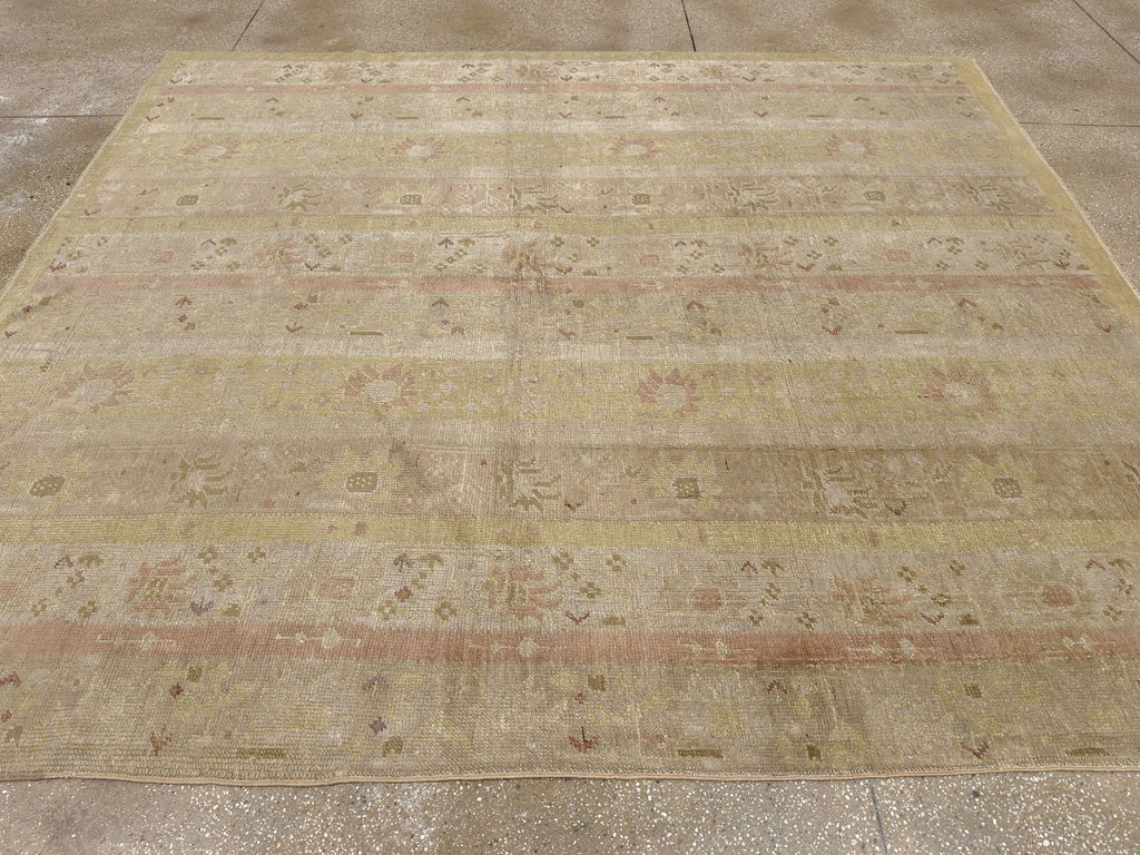 Antique Turkish Ghiordes Room Size Carpet, No.16114 - Galerie Shabab