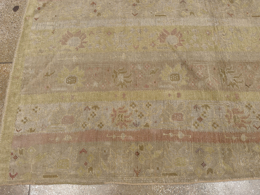 Antique Turkish Ghiordes Room Size Carpet, No.16114 - Galerie Shabab