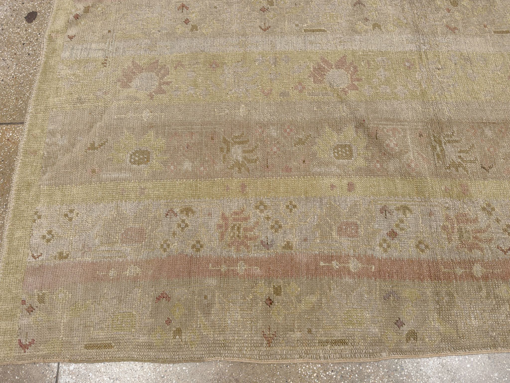 Antique Turkish Ghiordes Room Size Carpet, No.16114 - Galerie Shabab