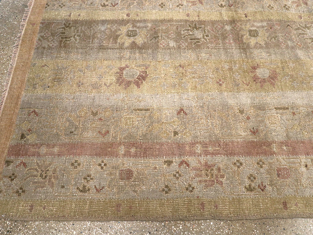 Antique Turkish Ghiordes Room Size Carpet, No.16114 - Galerie Shabab