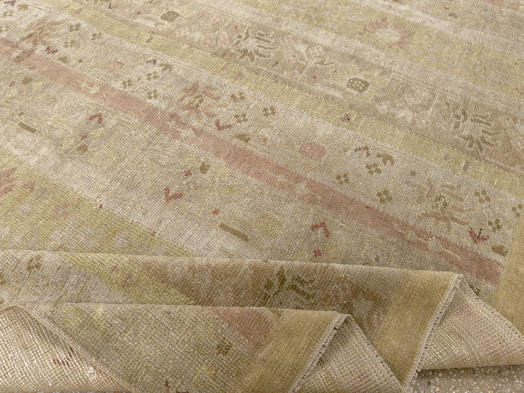 Antique Turkish Ghiordes Room Size Carpet, No.16114 - Galerie Shabab