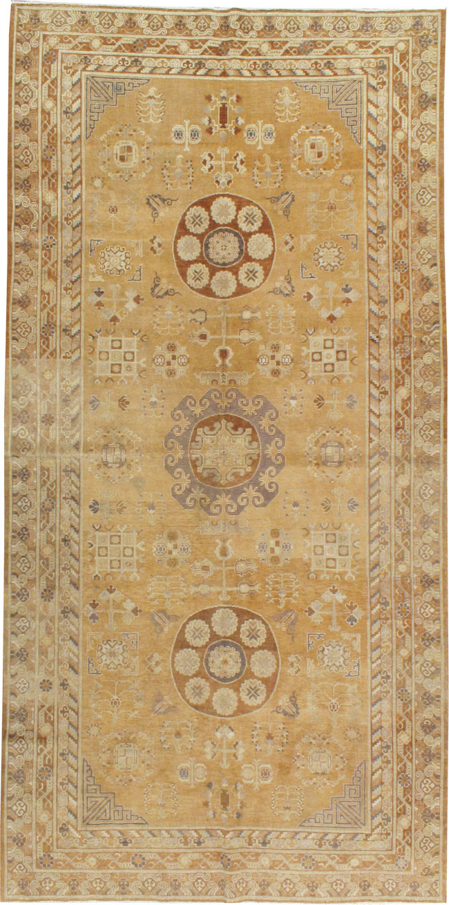 Antique East Turkest Khotan Carpet, No.16118 - Galerie Shabab