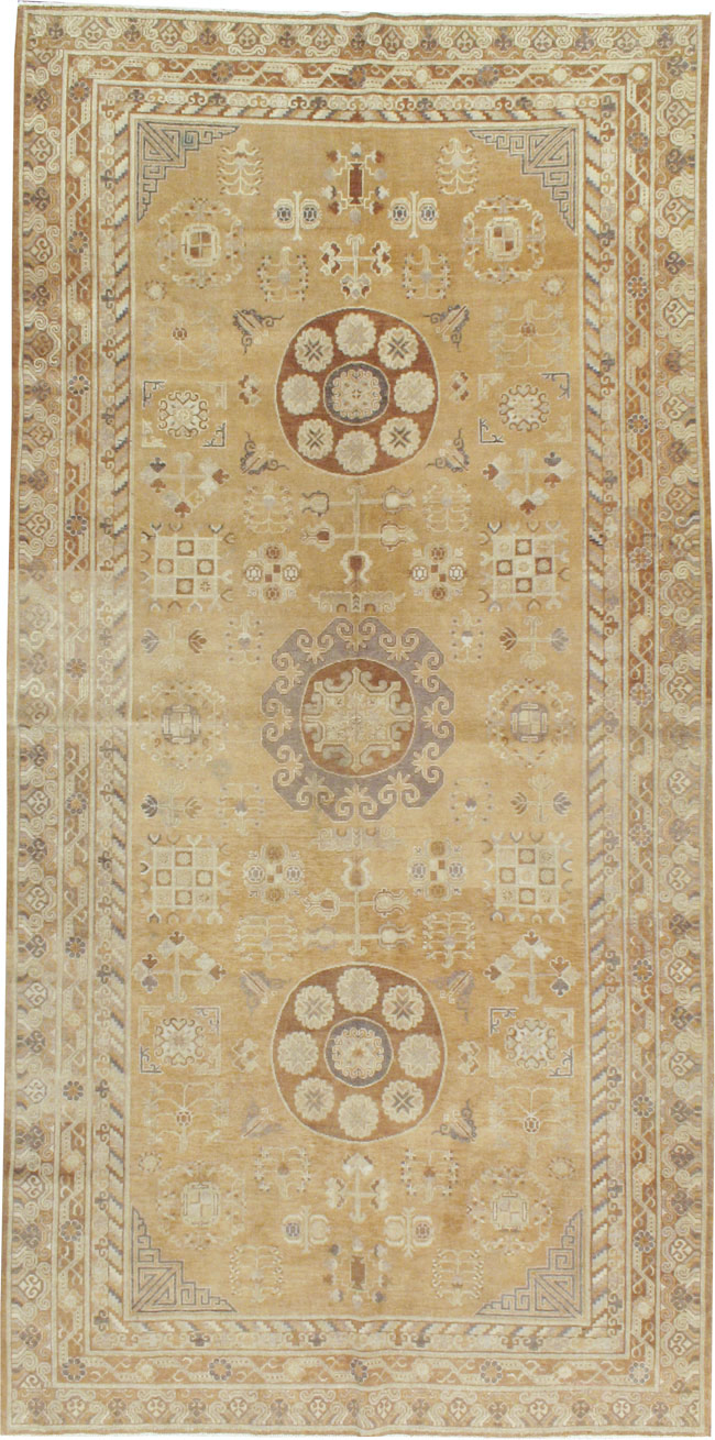 Antique East Turkest Khotan Carpet, No.16118 - Galerie Shabab