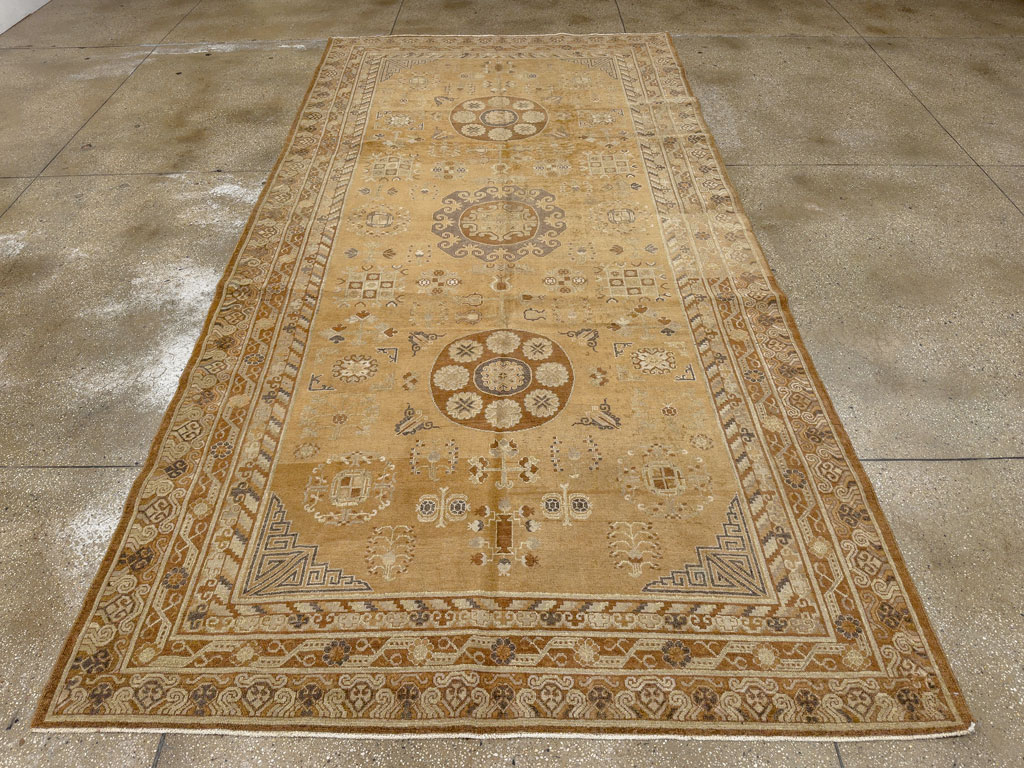 Antique East Turkest Khotan Carpet, No.16118 - Galerie Shabab
