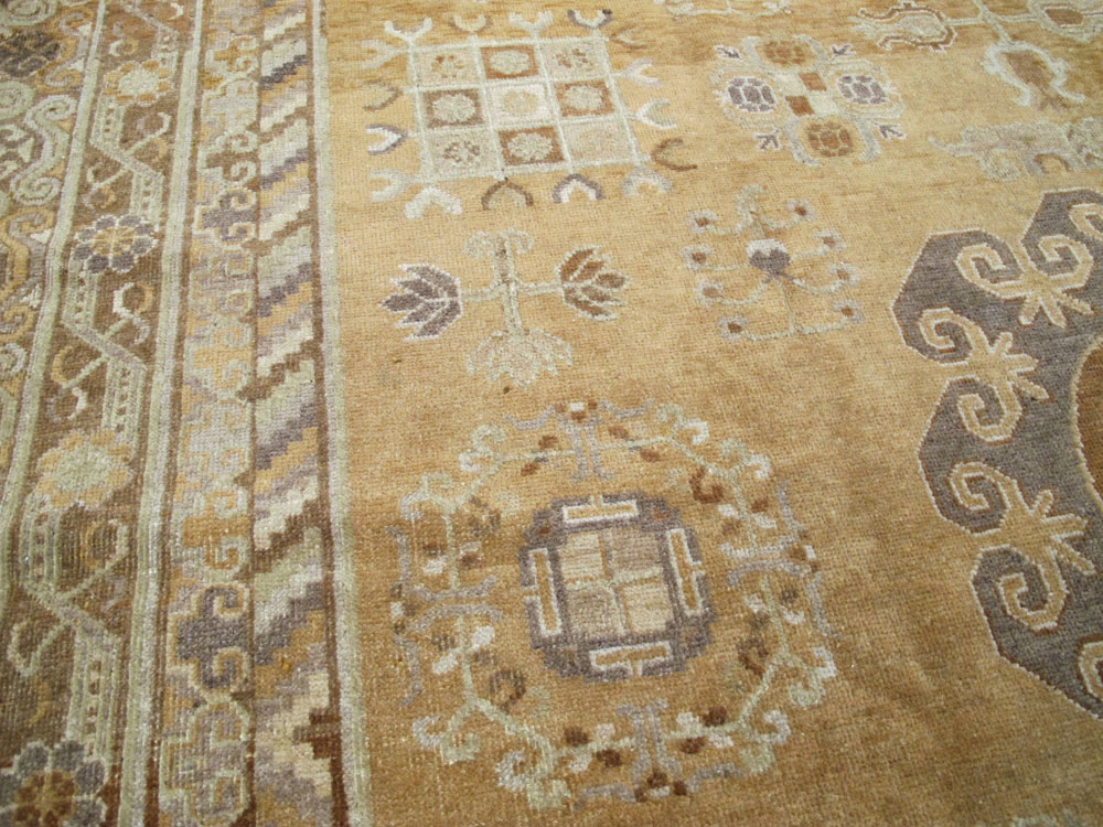 Antique East Turkest Khotan Carpet, No.16118 - Galerie Shabab