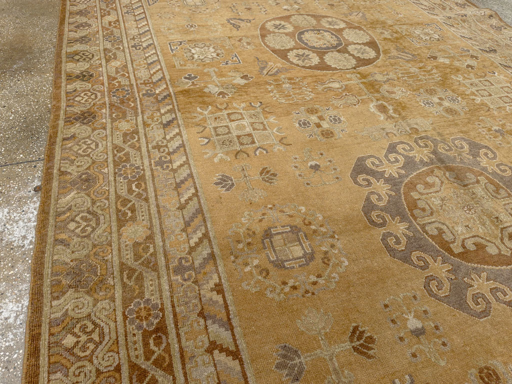 Antique East Turkest Khotan Carpet, No.16118 - Galerie Shabab
