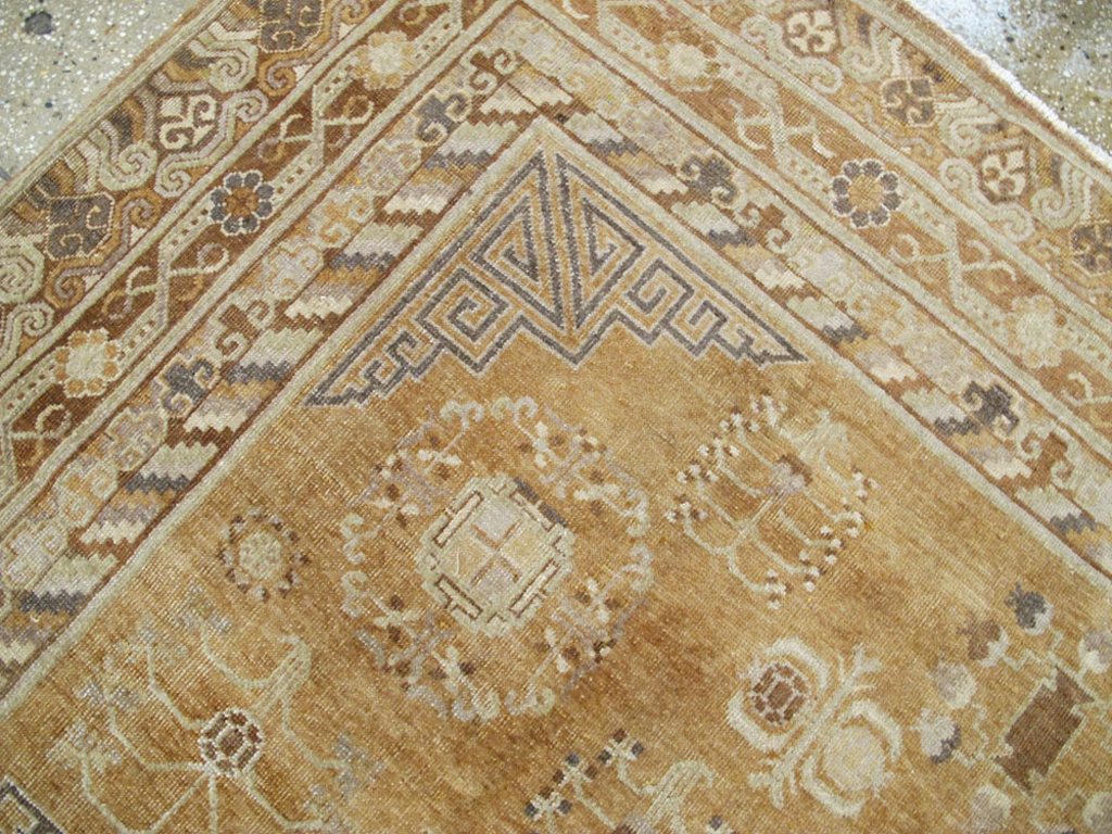 Antique East Turkest Khotan Carpet, No.16118 - Galerie Shabab