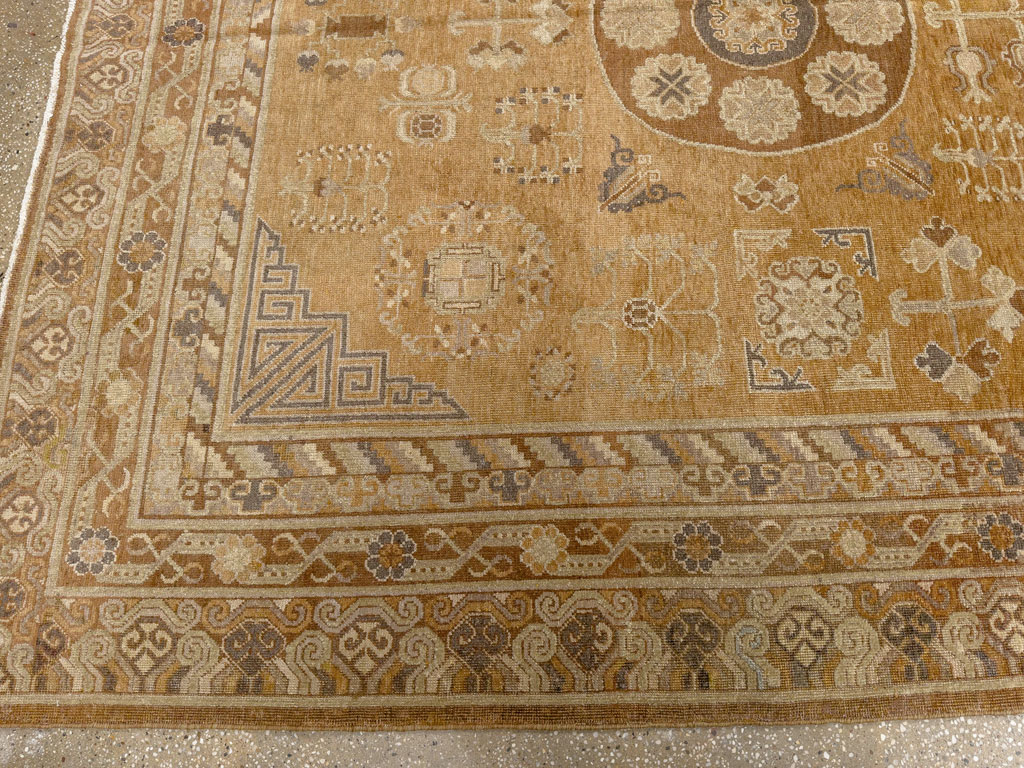 Antique East Turkest Khotan Carpet, No.16118 - Galerie Shabab