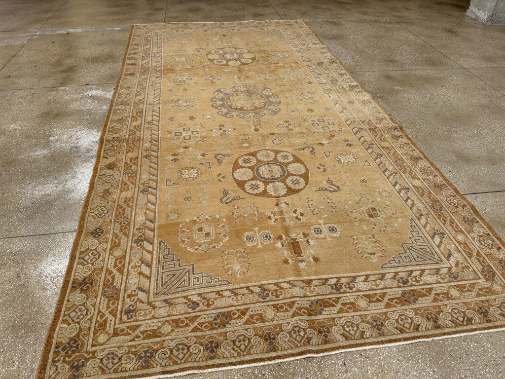 Antique East Turkest Khotan Carpet, No.16118 - Galerie Shabab