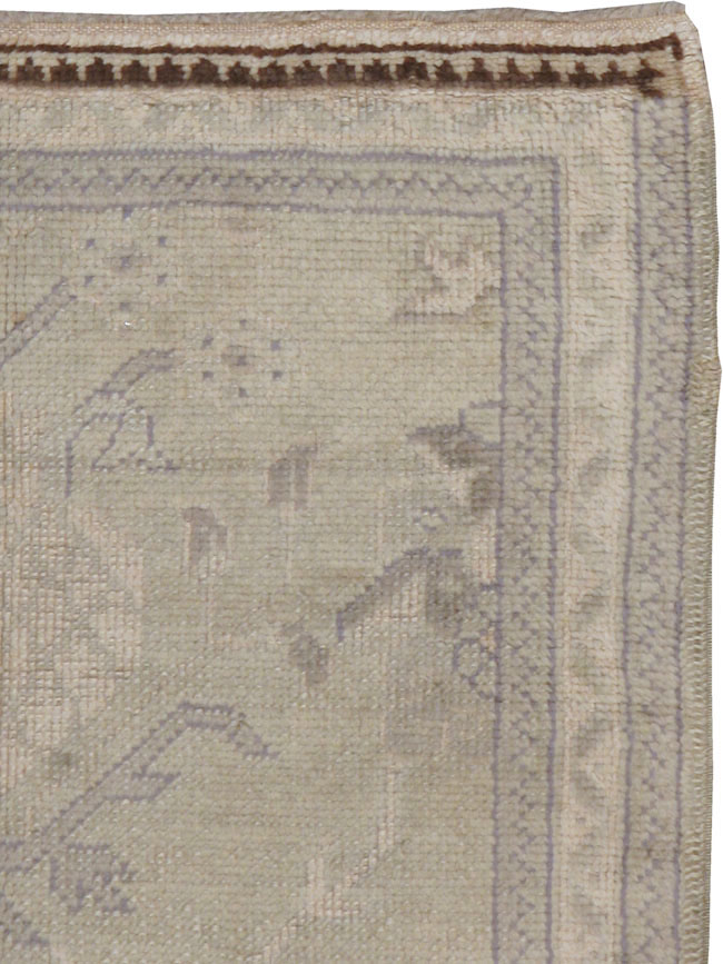 Antique Turkish Oushak Rug, No.16138 - Galerie Shabab