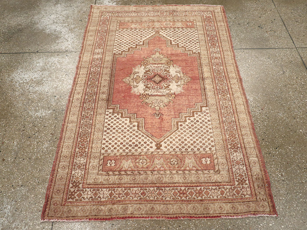Antique Oushak Rug, No.16139 - Galerie Shabab