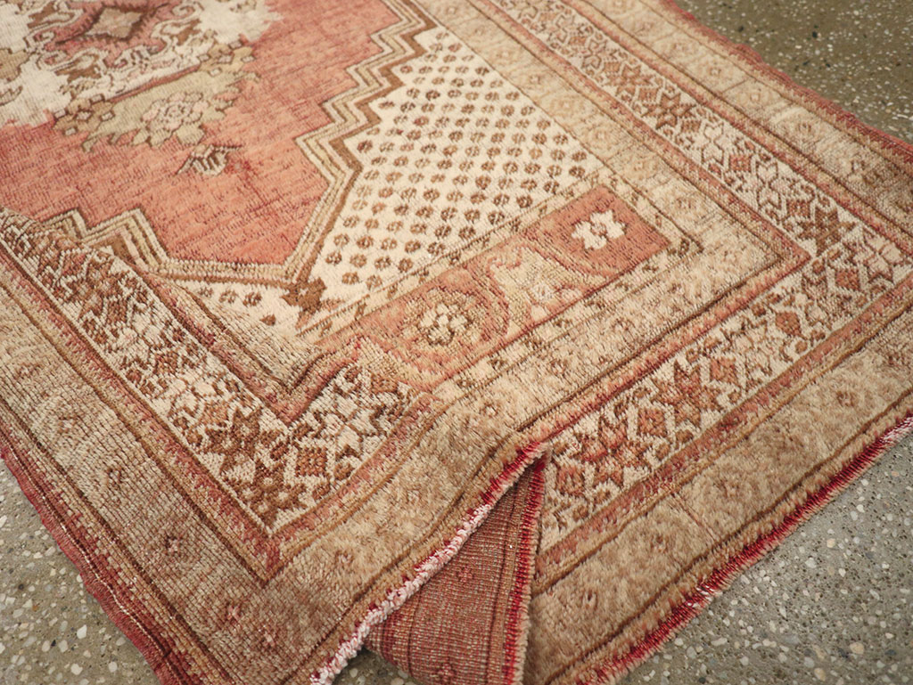 Antique Oushak Rug, No.16139 - Galerie Shabab