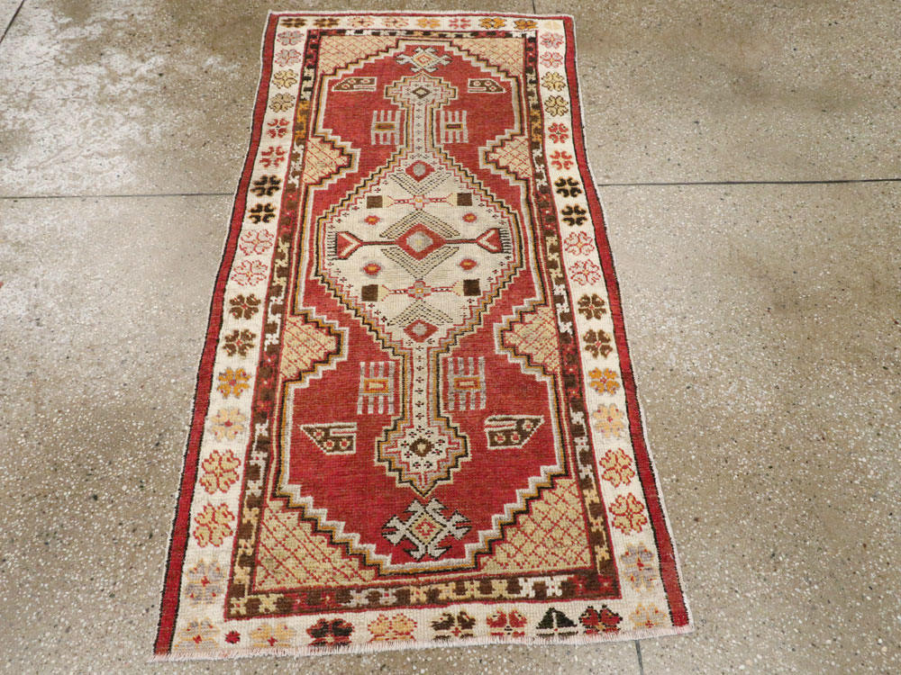 Vintage Turkish Oushak Rug, No.16196 - Galerie Shabab