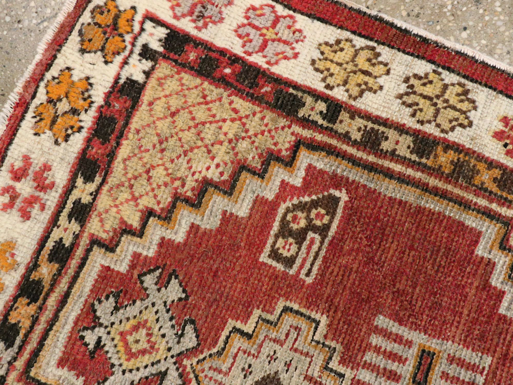 Vintage Turkish Oushak Rug, No.16196 - Galerie Shabab