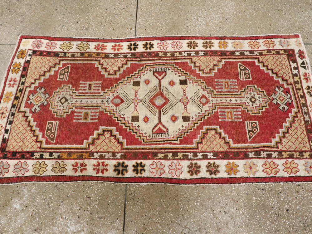 Vintage Turkish Oushak Rug, No.16196 - Galerie Shabab