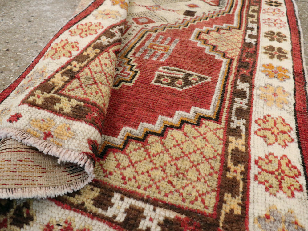 Vintage Turkish Oushak Rug, No.16196 - Galerie Shabab