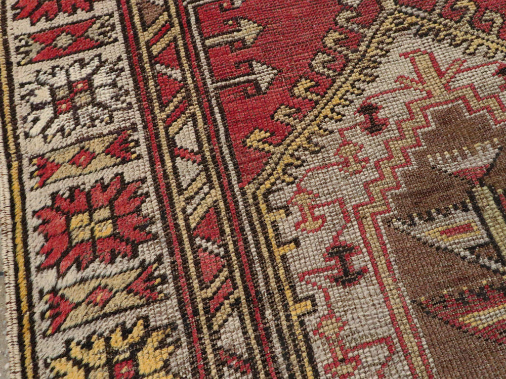 Antique Oushak Rug, No.16197 - Galerie Shabab