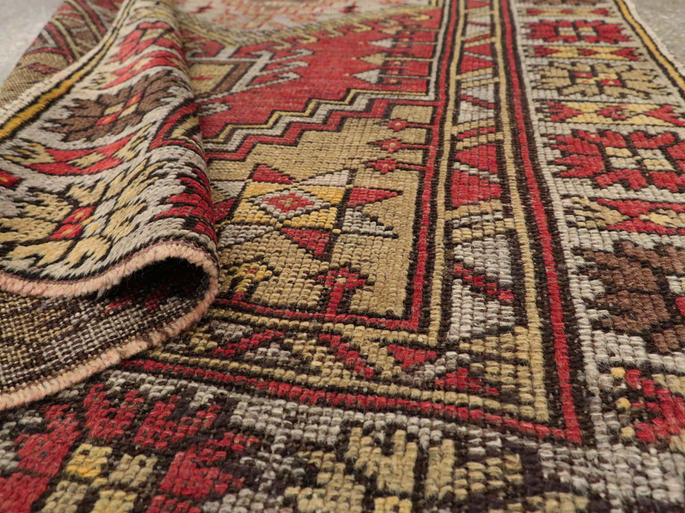 Antique Oushak Rug, No.16197 - Galerie Shabab