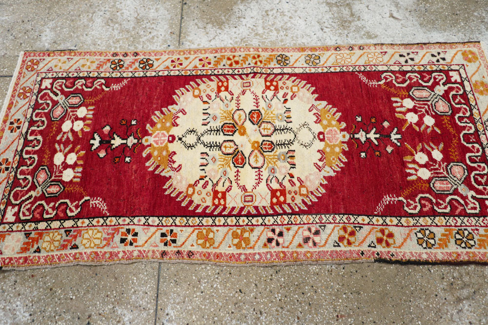 Vintage Turkish Oushak Rug, No.16198 - Galerie Shabab