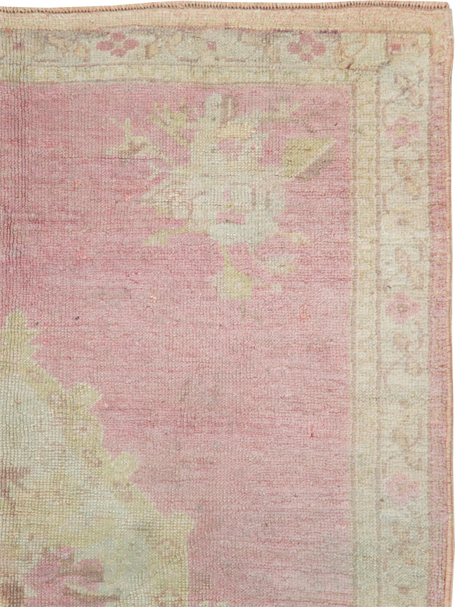 Antique Turkish Oushak Rug, No.16285 - Galerie Shabab