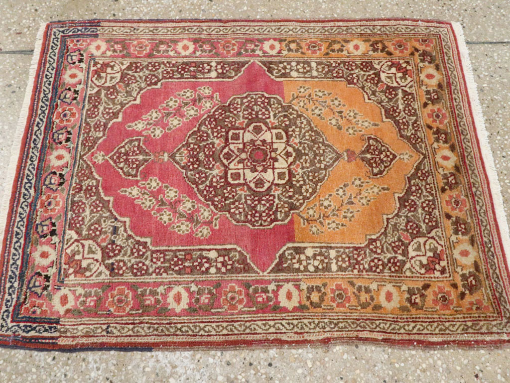 Antique Persian Tabriz Rug, No.16297 - Galerie Shabab