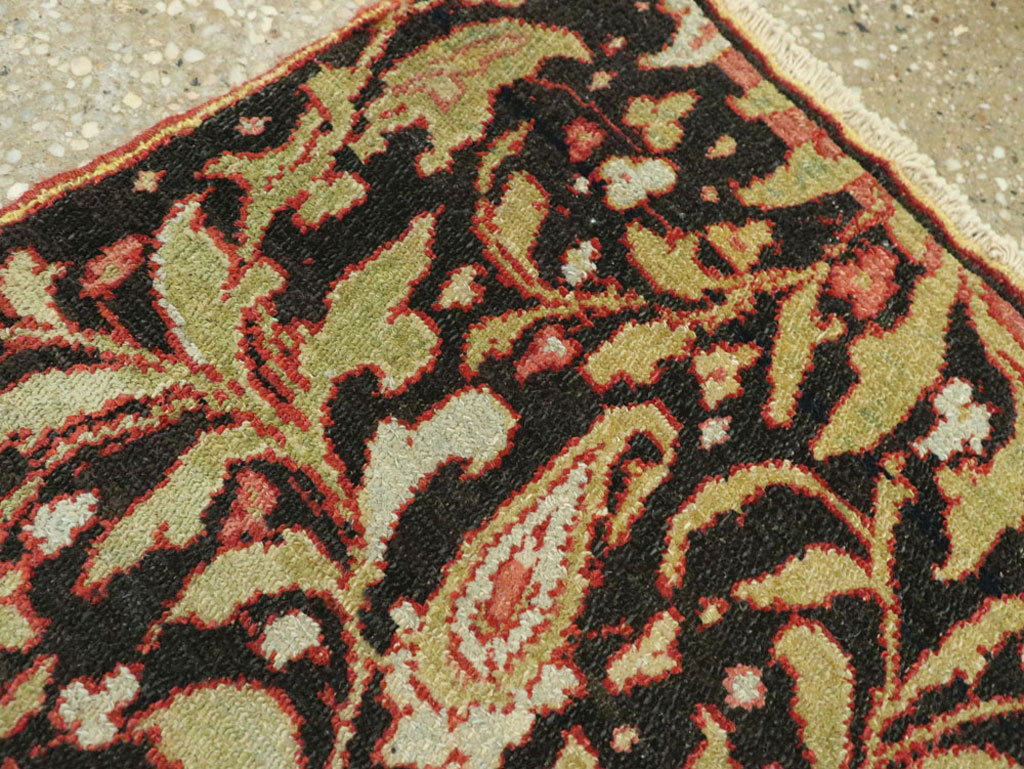 Antique Persian Senneh Rug, No.16298 - Galerie Shabab