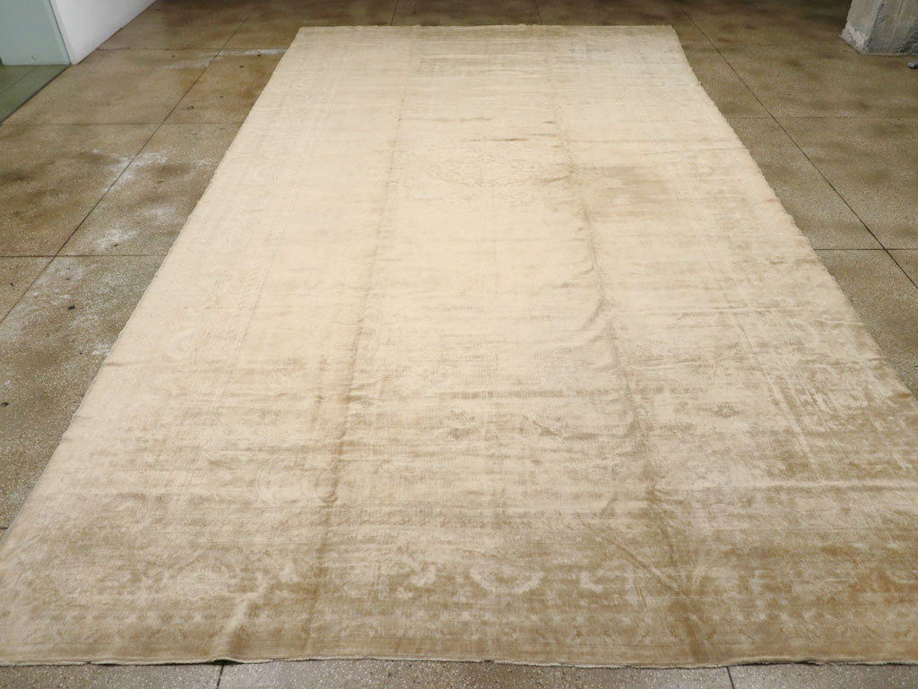 Antique Turkish Oushak Rug, No.16299 - Galerie Shabab
