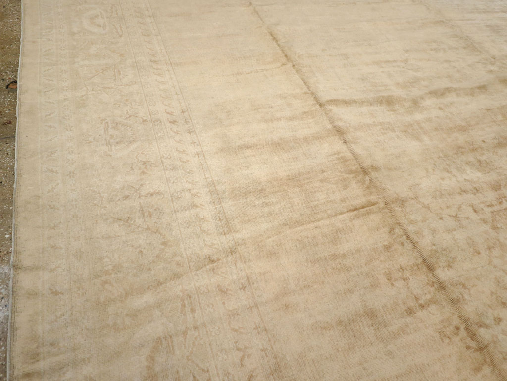 Antique Turkish Oushak Rug, No.16299 - Galerie Shabab