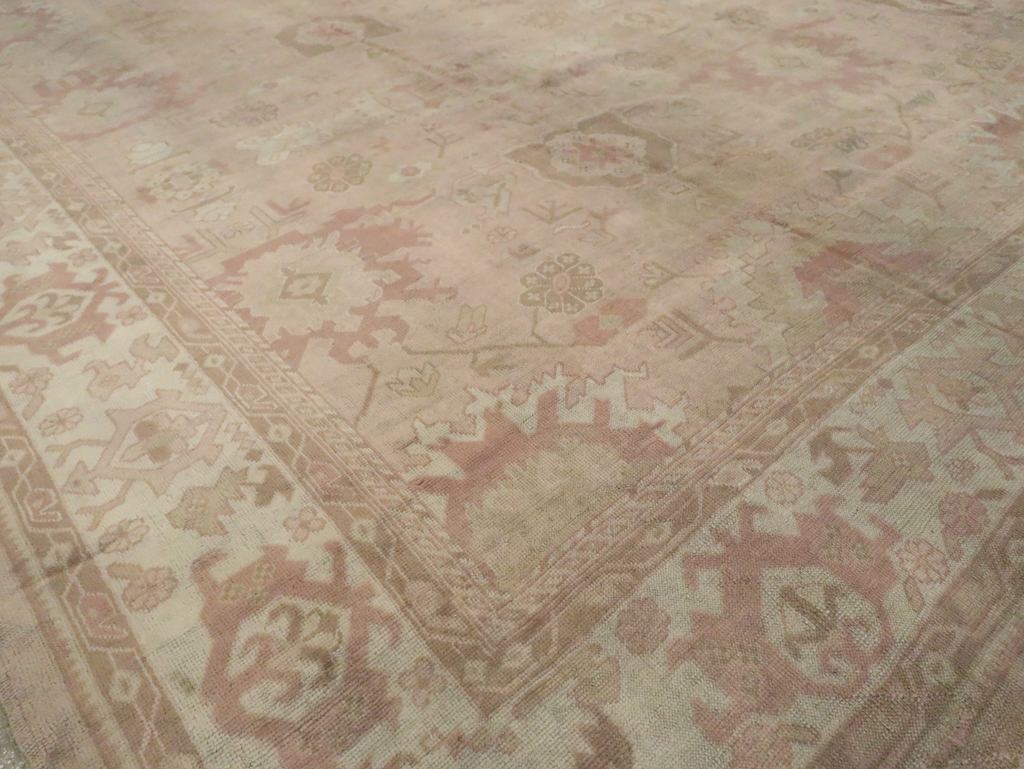 Antique Turkish Oushak Carpet, No.16300 - Galerie Shabab