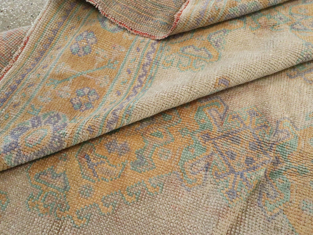Antique Turkish Oushak Carpet, No.16373 - Galerie Shabab